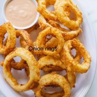 a plate of onion rings